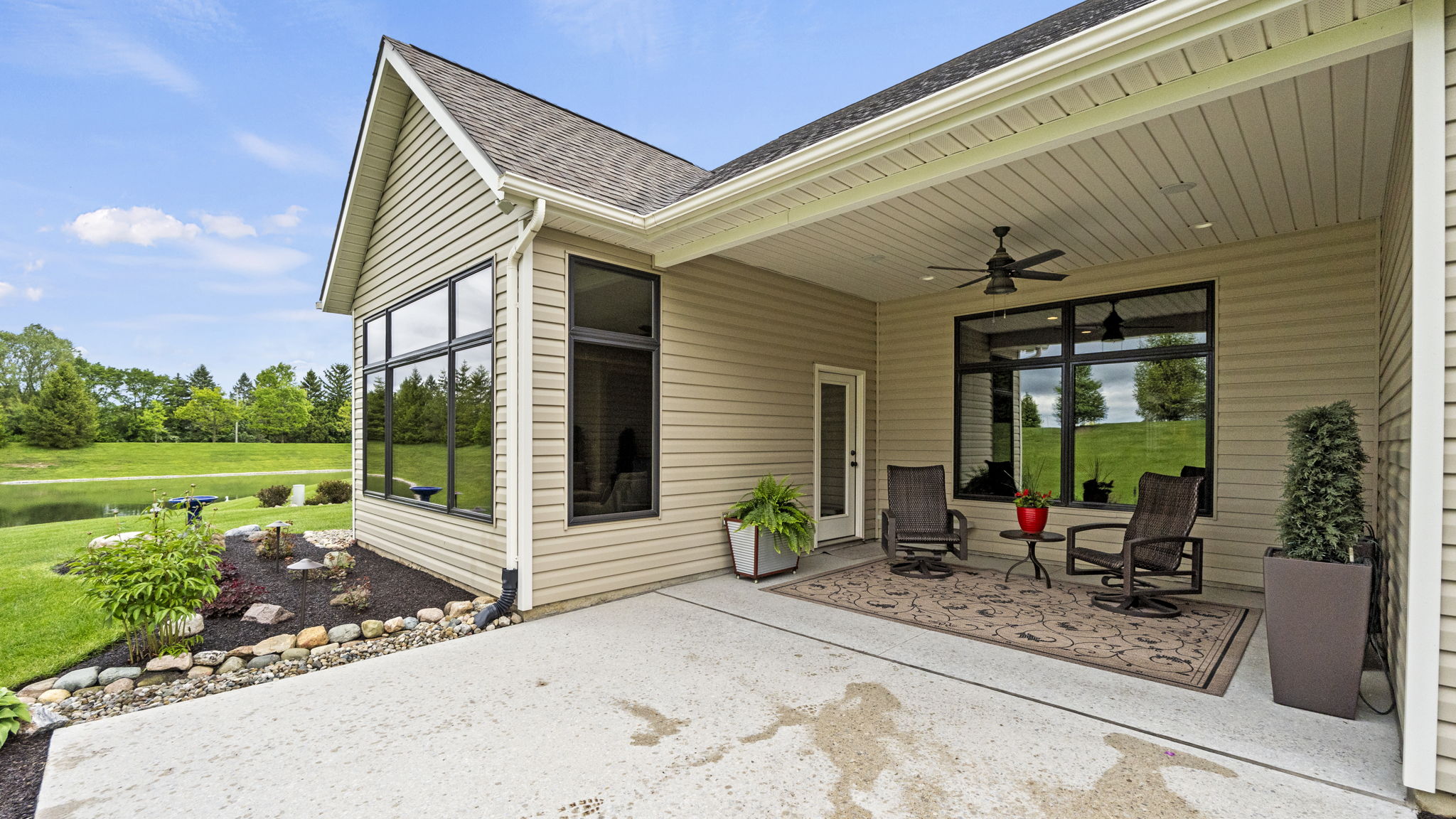  Photo 67