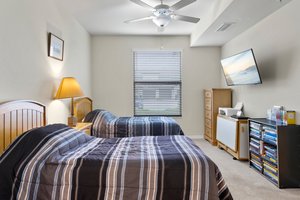 Guest Bedroom 1-1.jpg