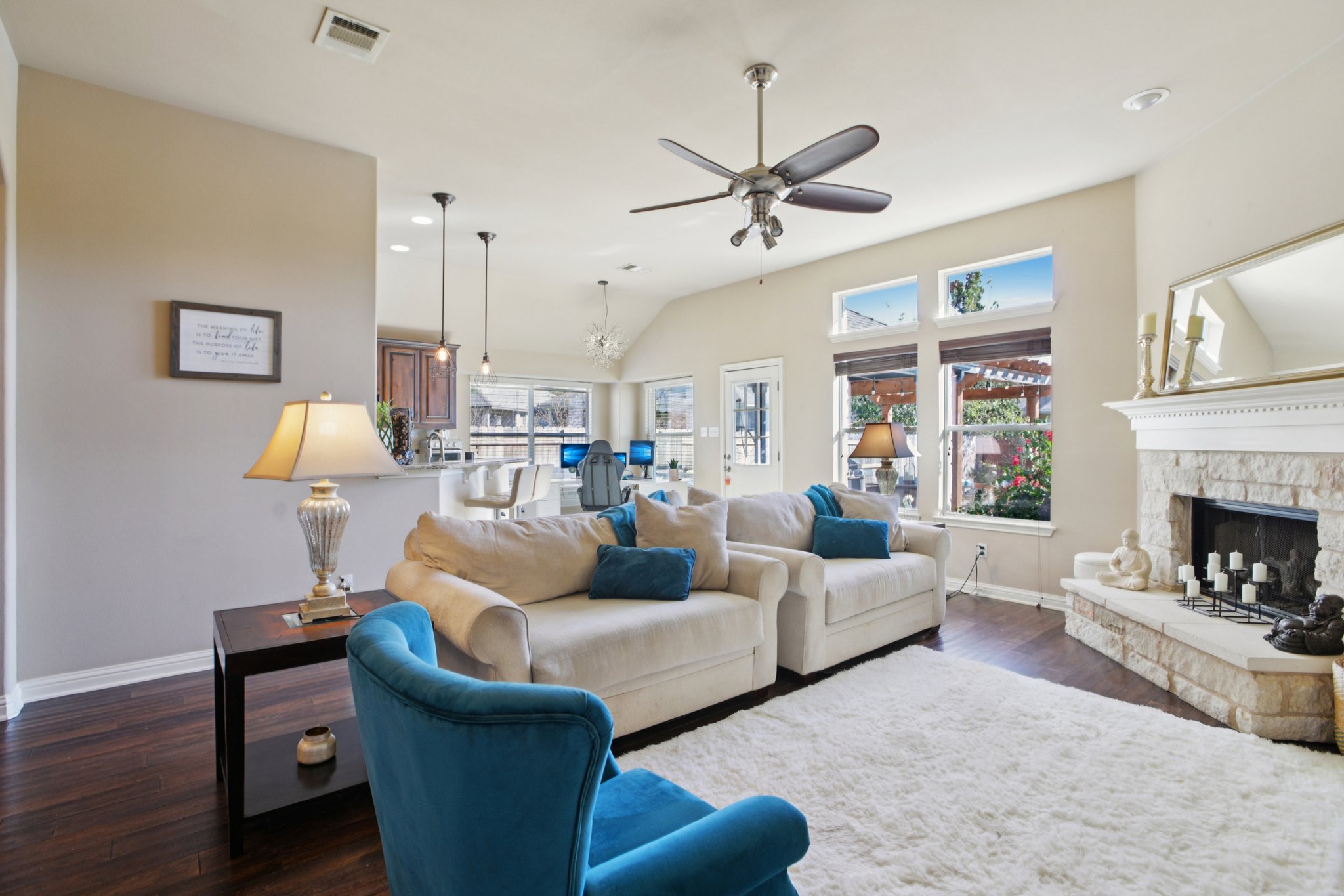 Angelina Dr-S1212-011.jpg