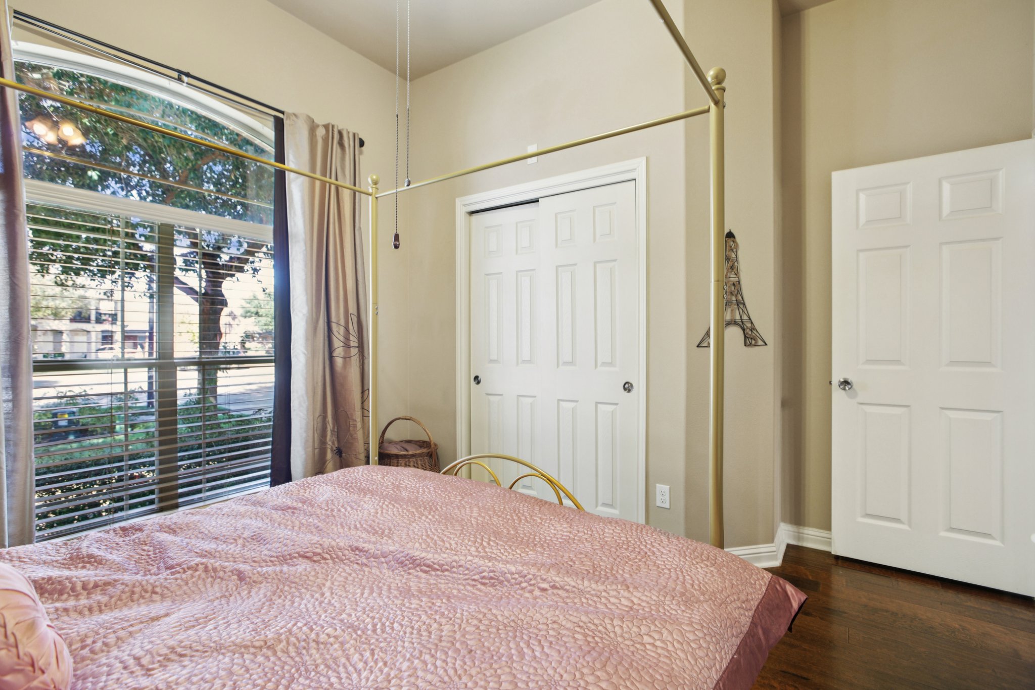 Angelina Dr-S1212-034.jpg