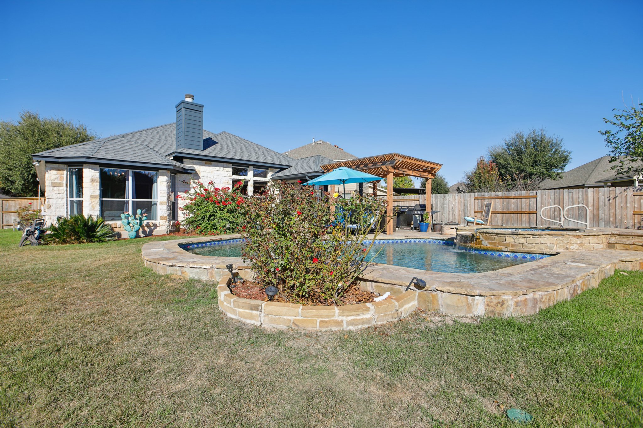 Angelina Dr-S1212-042.jpg