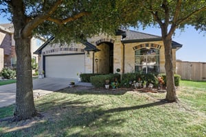 Angelina Dr-S1212-004.jpg