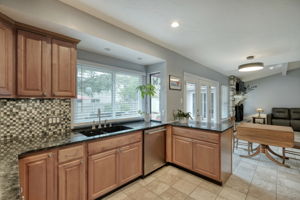 Kitchen/Eating Area