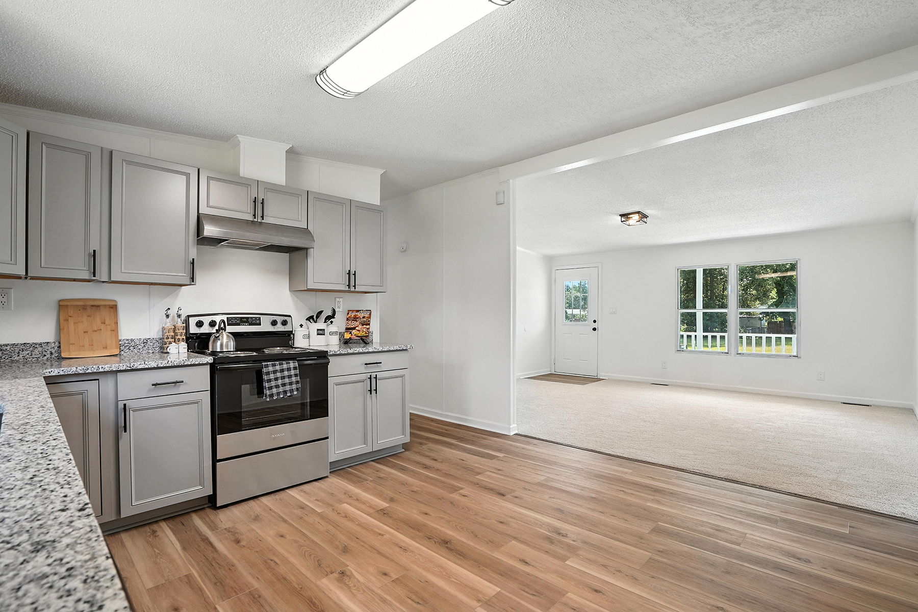 Kitchen/Dining Area