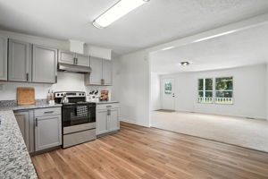 Kitchen/Dining Area
