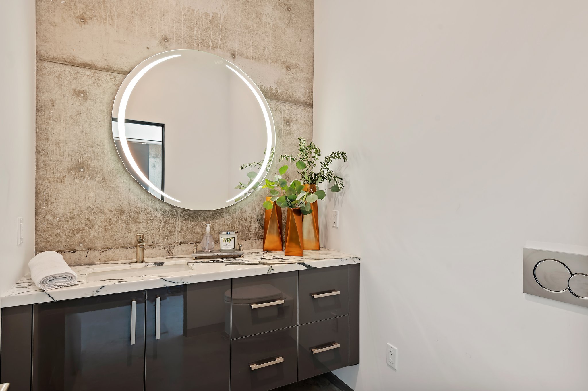 41 - Powder Room.jpg