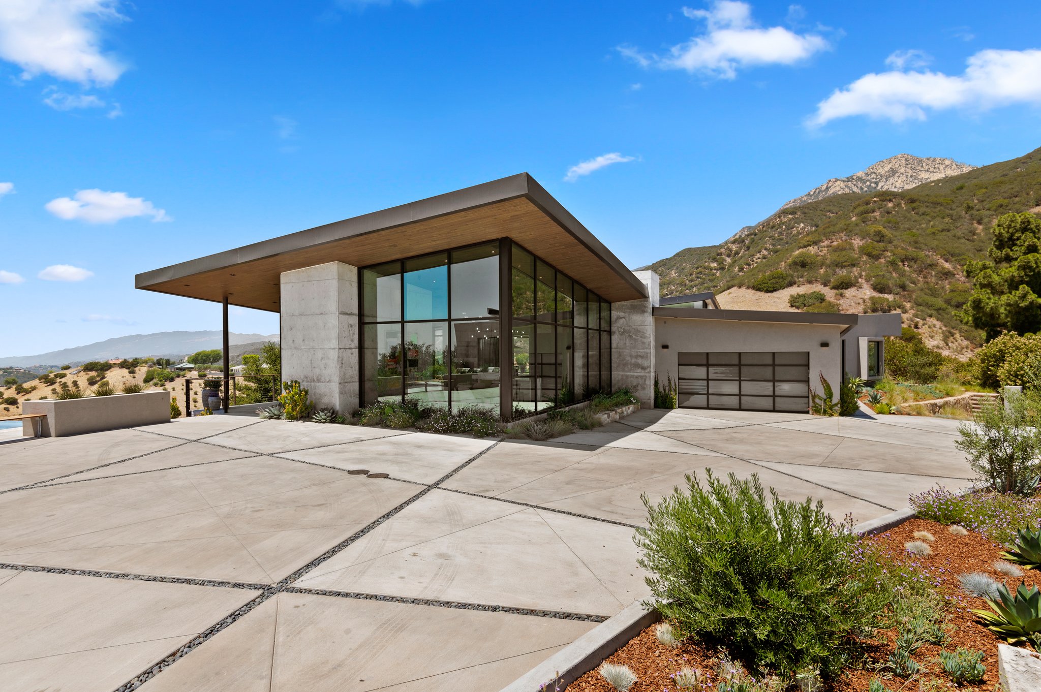 01 - Exterior View.jpg