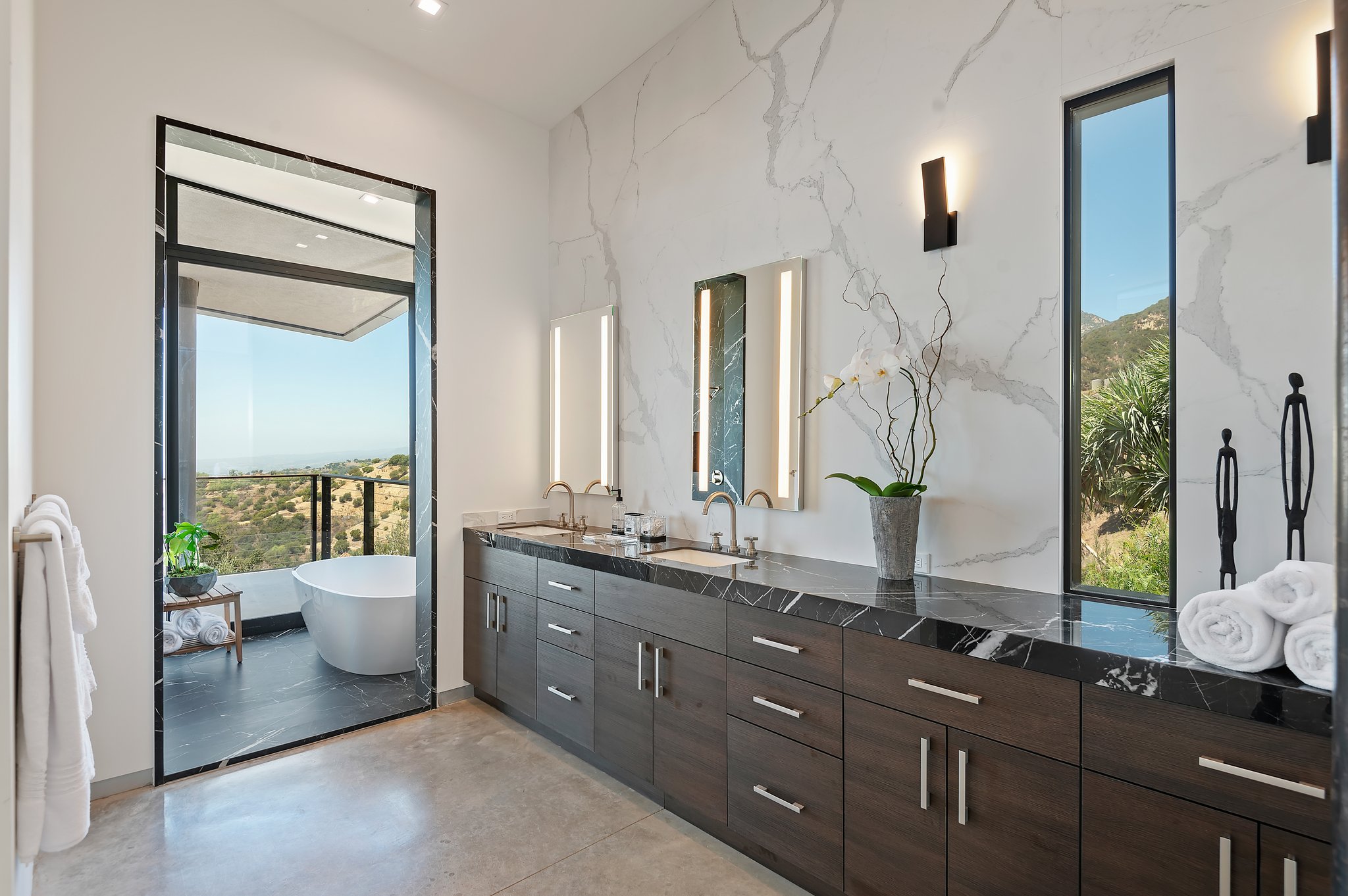 30 - Primary Bathroom.jpg