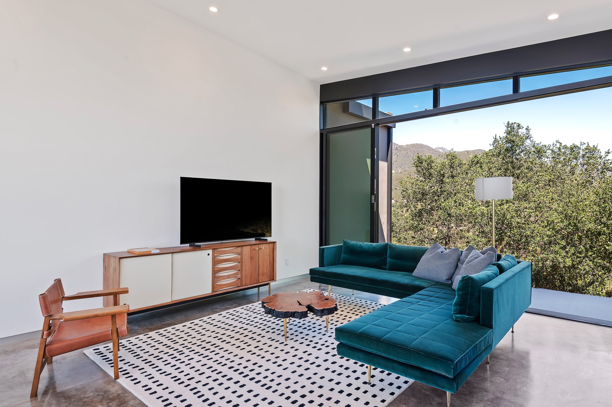 48 - Guest House - Family Room.jpg