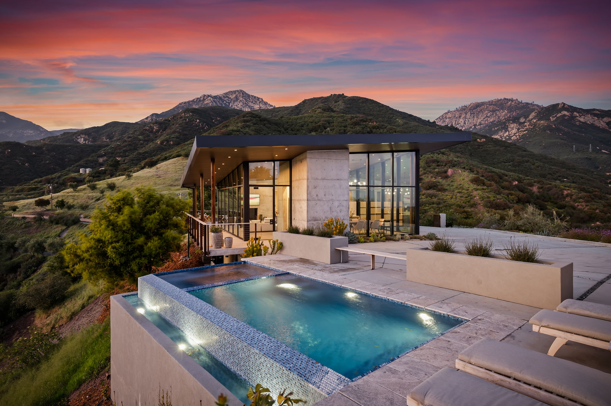 04 - Exterior View from Infinity Pool (twilight)