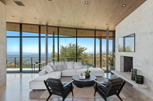 14 - Living Area.jpg