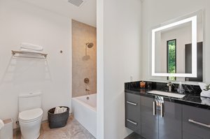 38 - Bathroom 3.jpg