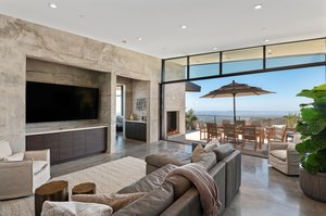 19 - Family Room.jpg