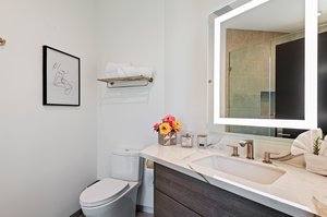 35 - Bathroom 2.jpg
