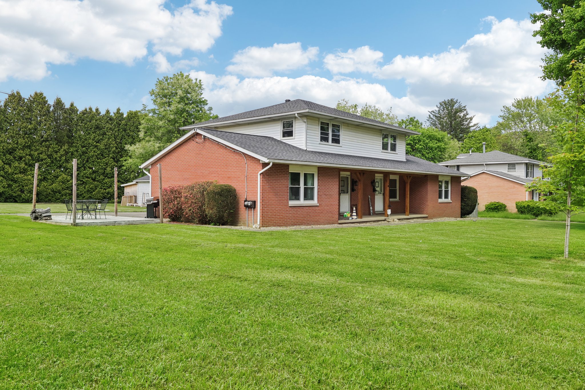 & 2811 Sweitzer Rd-003.jpg