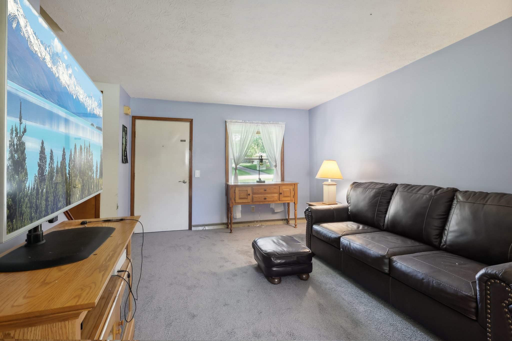 & 2811 Sweitzer Rd-005.jpg