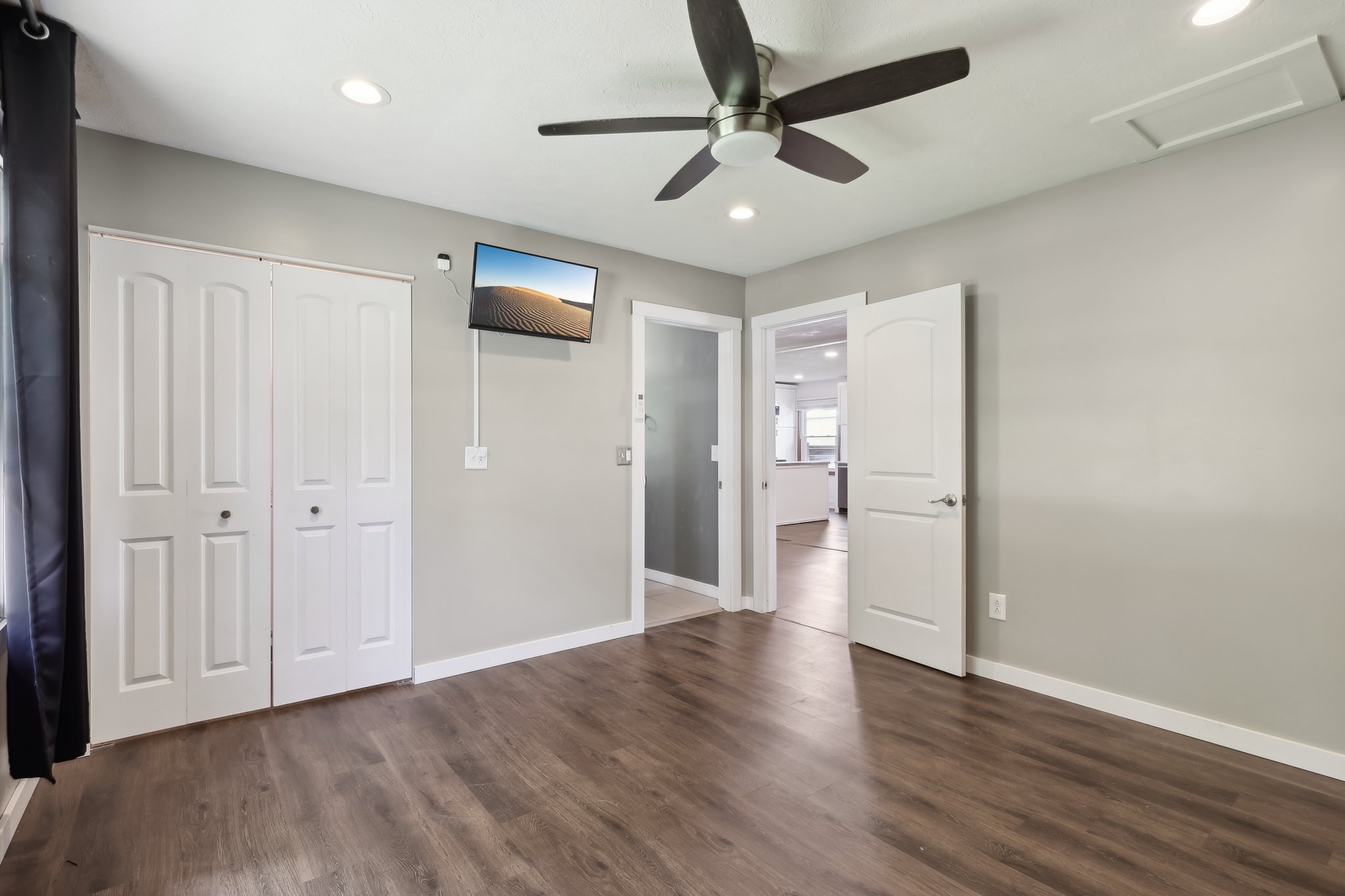 & 2811 Sweitzer Rd-029.jpg