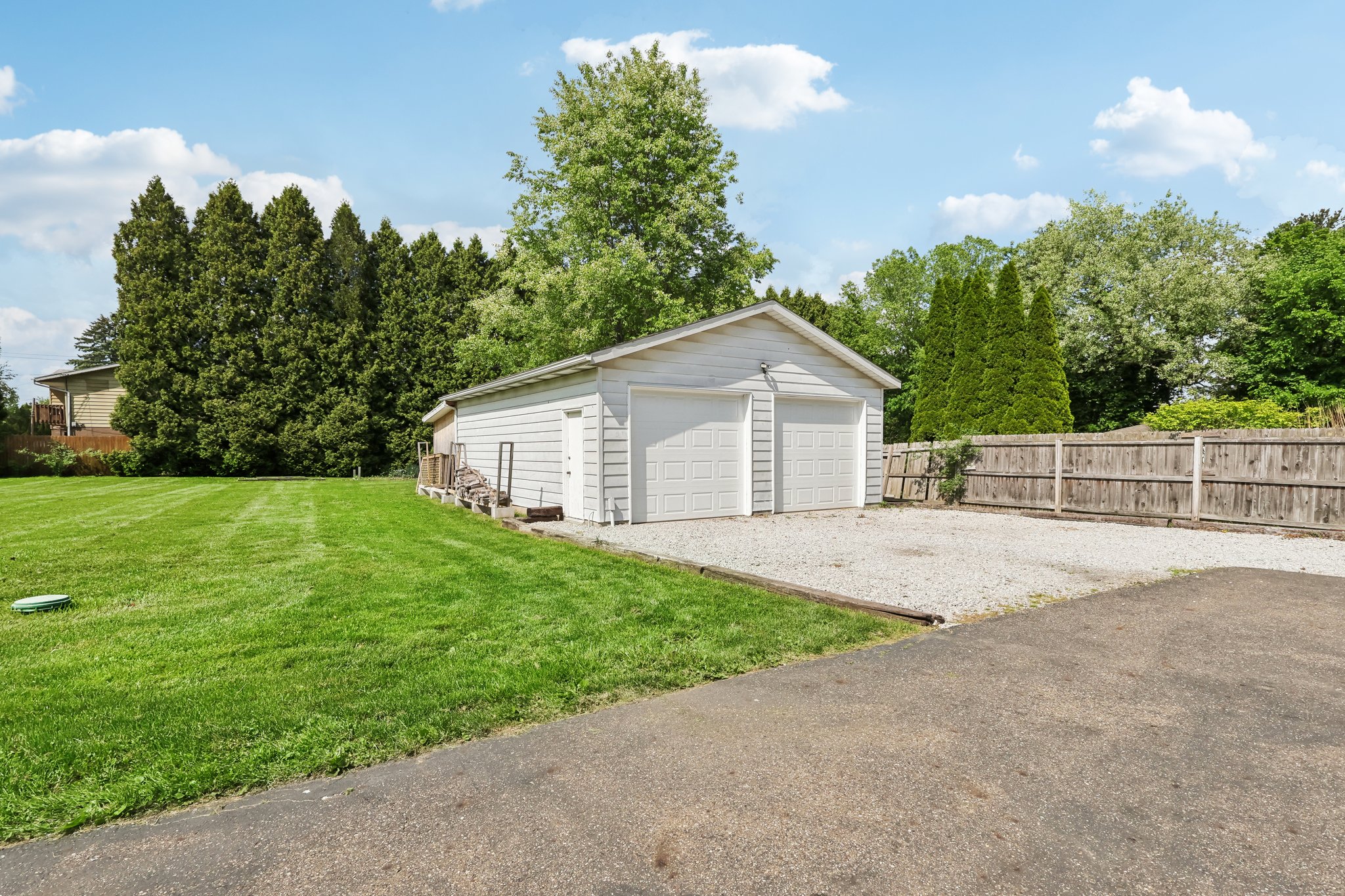 & 2811 Sweitzer Rd-037.jpg
