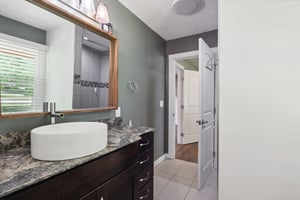 & 2811 Sweitzer Rd-014.jpg
