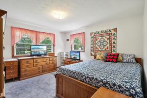 & 2811 Sweitzer Rd-019.jpg