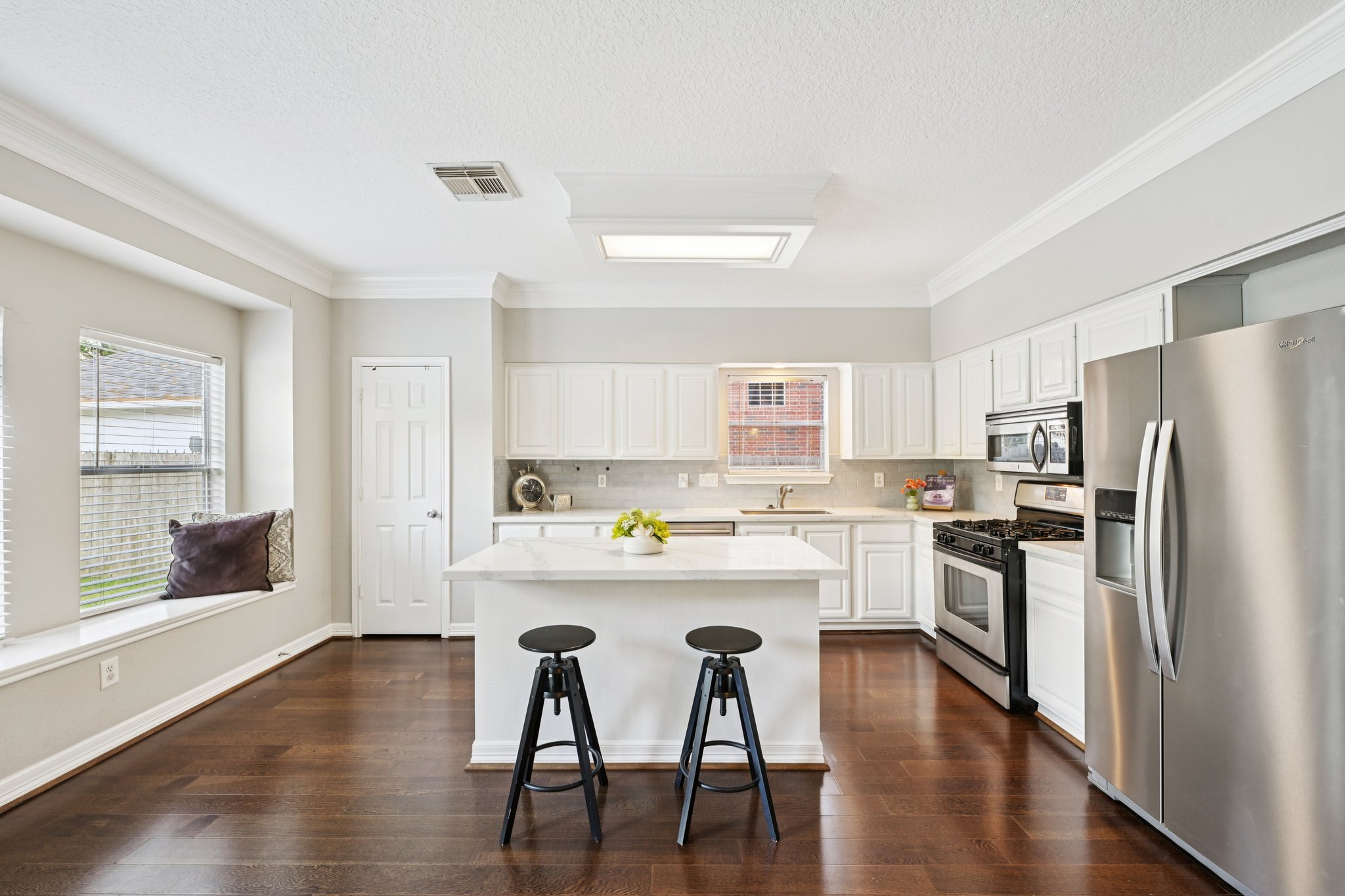 Stone Way Dr-S1504-018.jpg