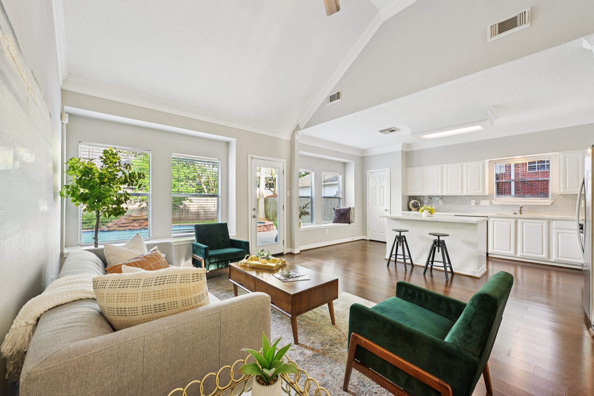 Stone Way Dr-S1504-028.jpg