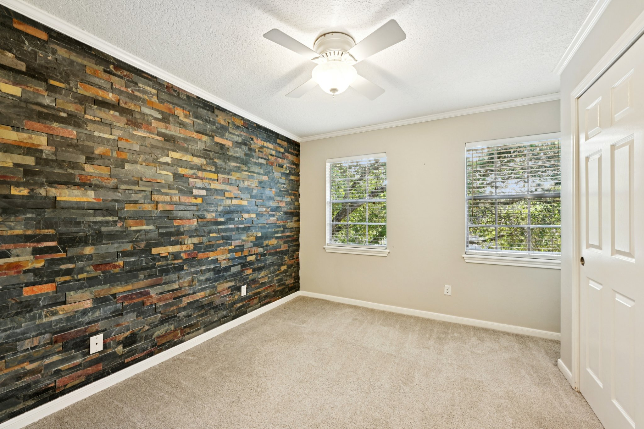 Stone Way Dr-S1504-033.jpg