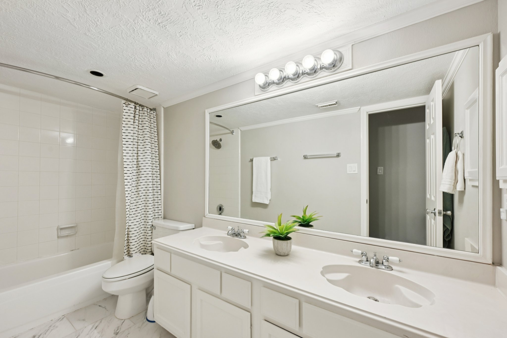 Stone Way Dr-S1504-035.jpg