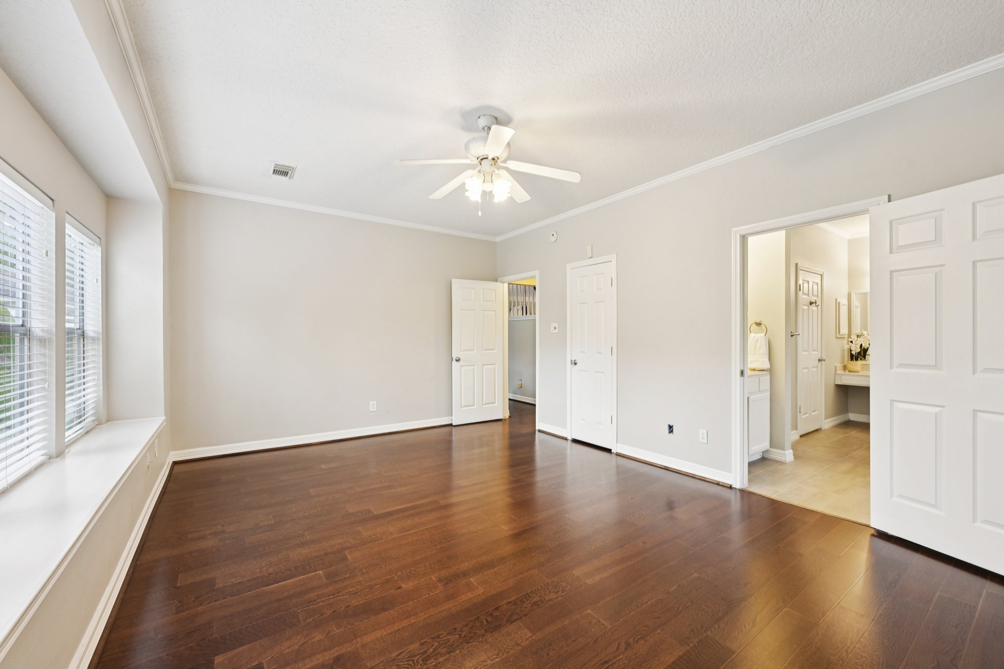 Stone Way Dr-S1504-041.jpg