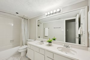 Stone Way Dr-S1504-035.jpg