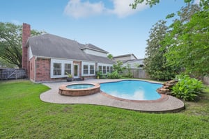 Stone Way Dr-S1504-047.jpg