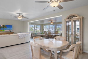 Breakfast Nook 2