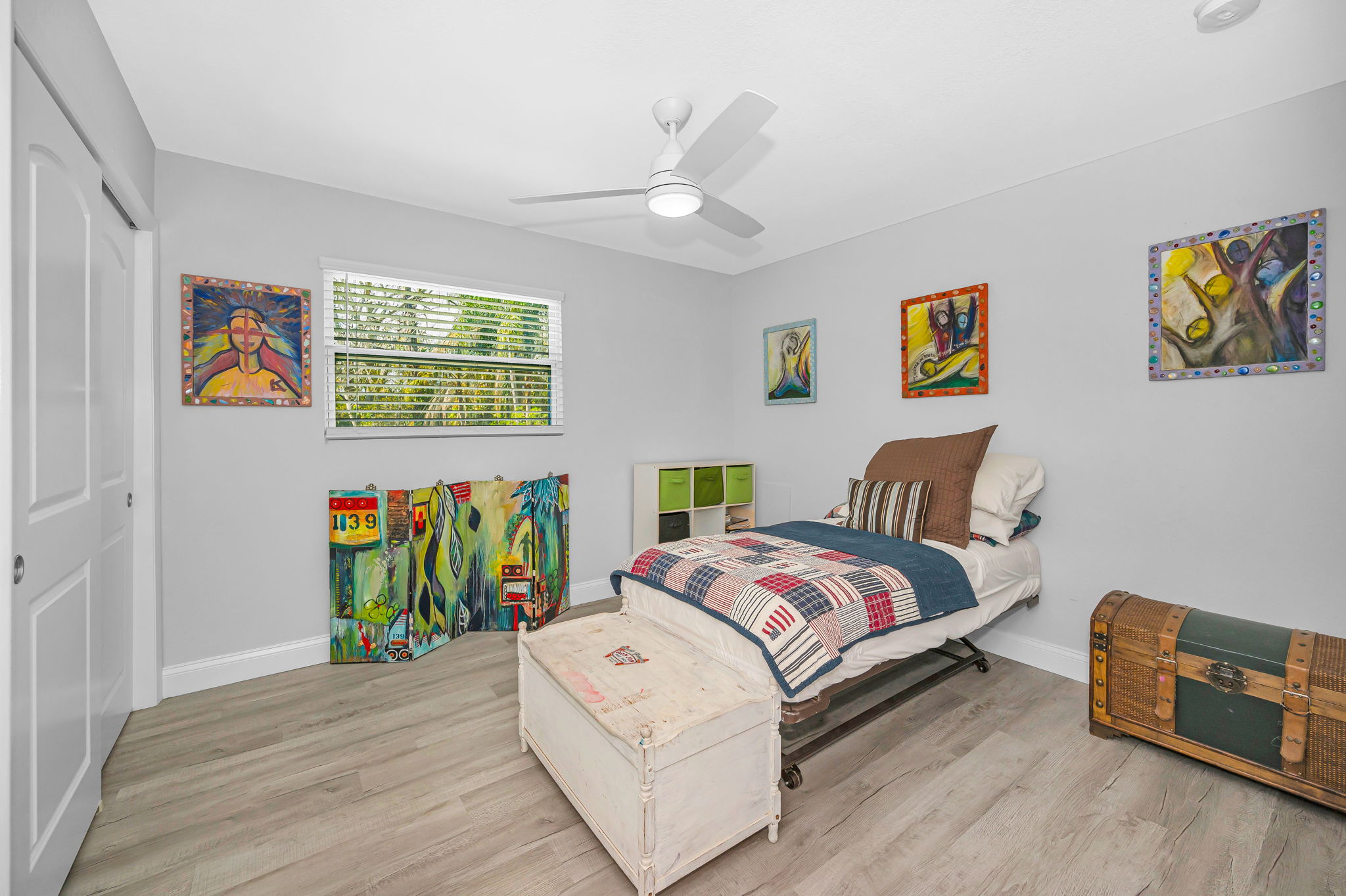 Upper Level Bedroom2