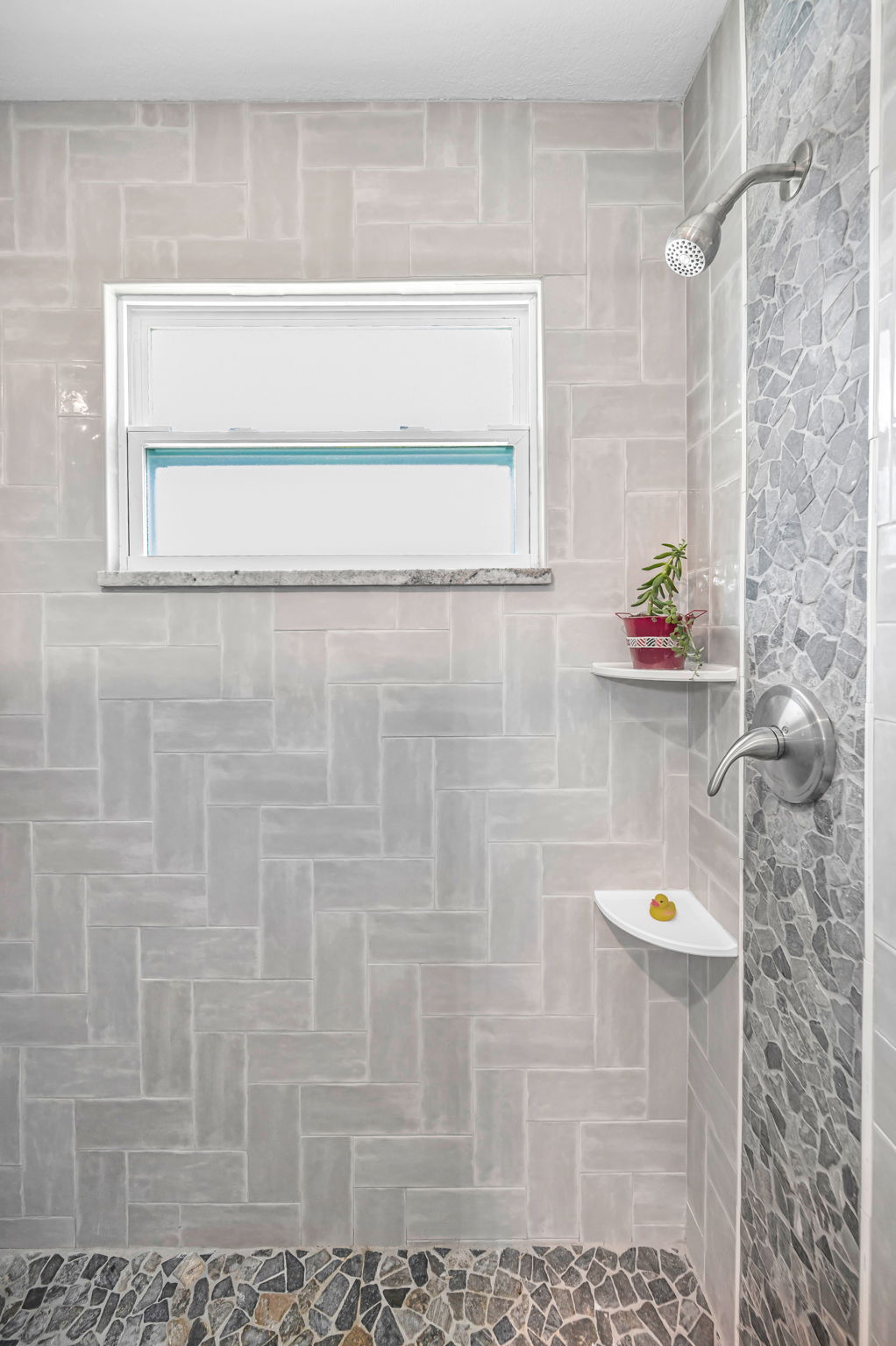 Upper Level Primary Bathroom1b