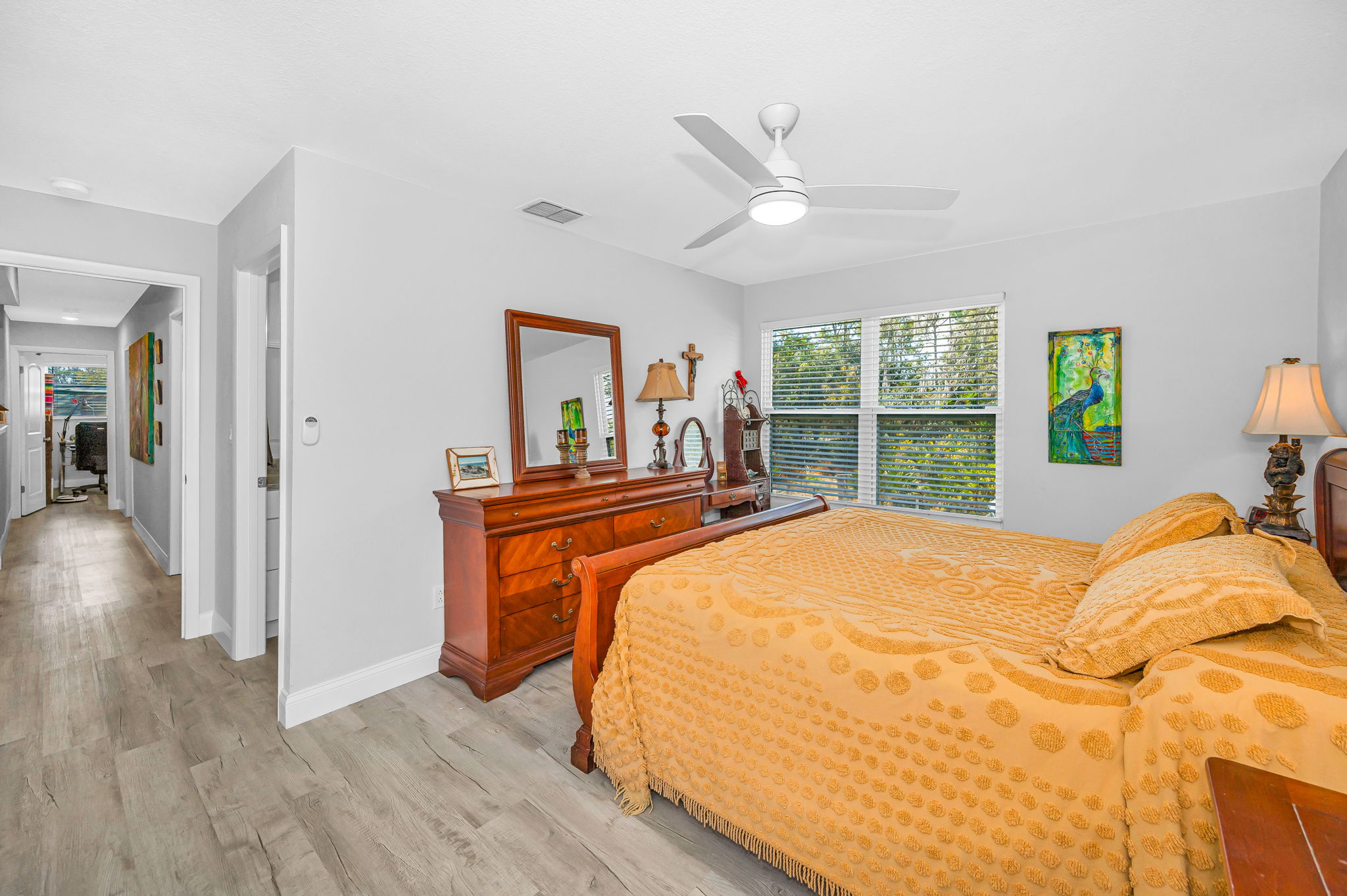 Upper Level Primary Bedroom1c