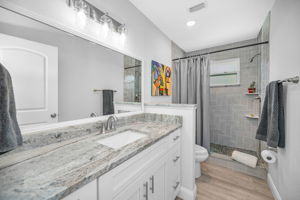 Upper Level Primary Bathroom1a