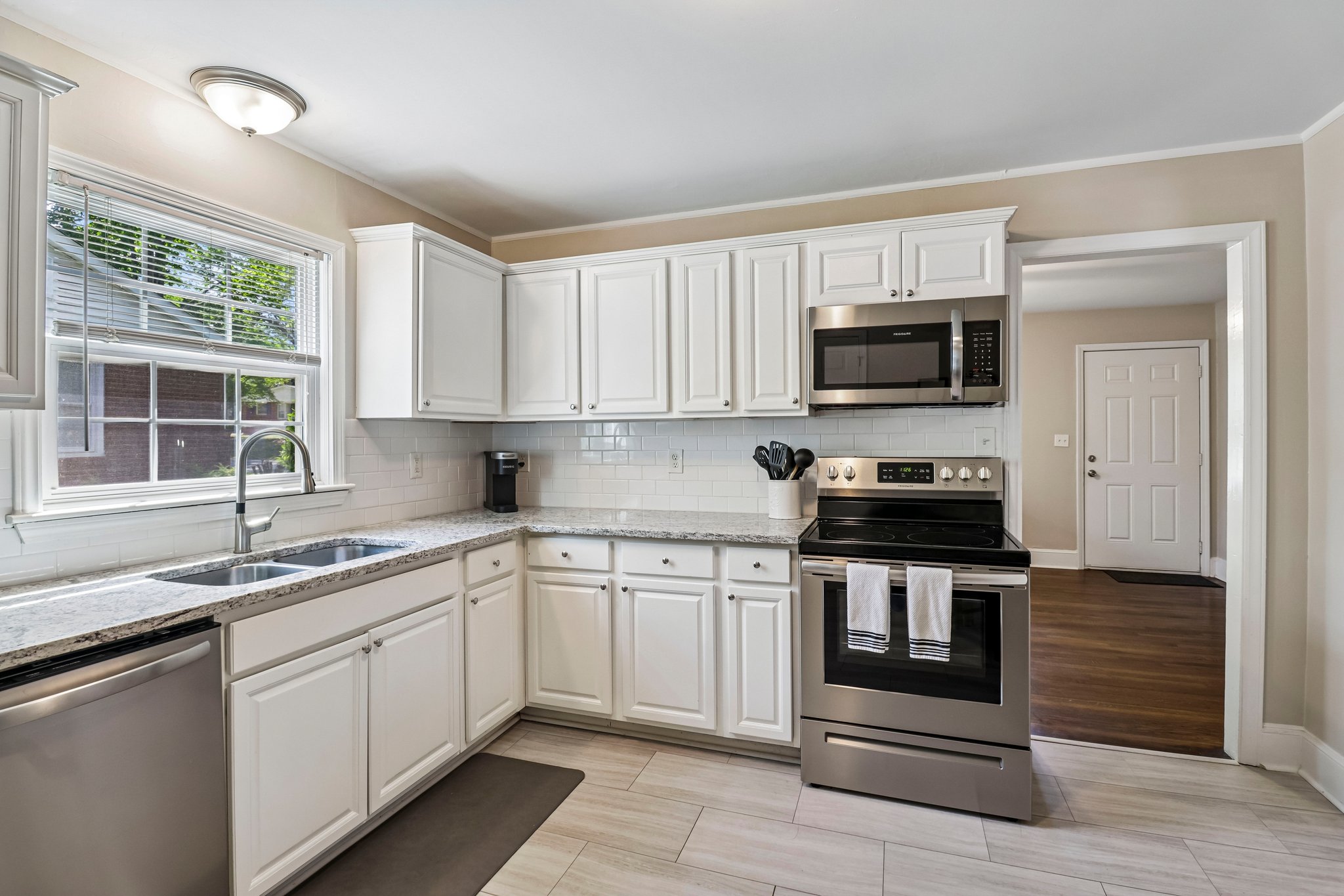 Albany Ln-S2504-015.jpg