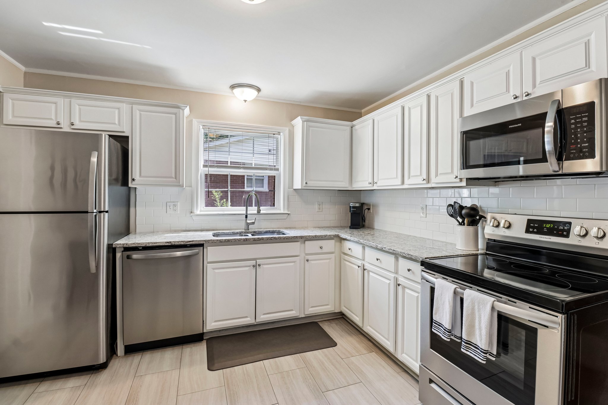 Albany Ln-S2504-016.jpg