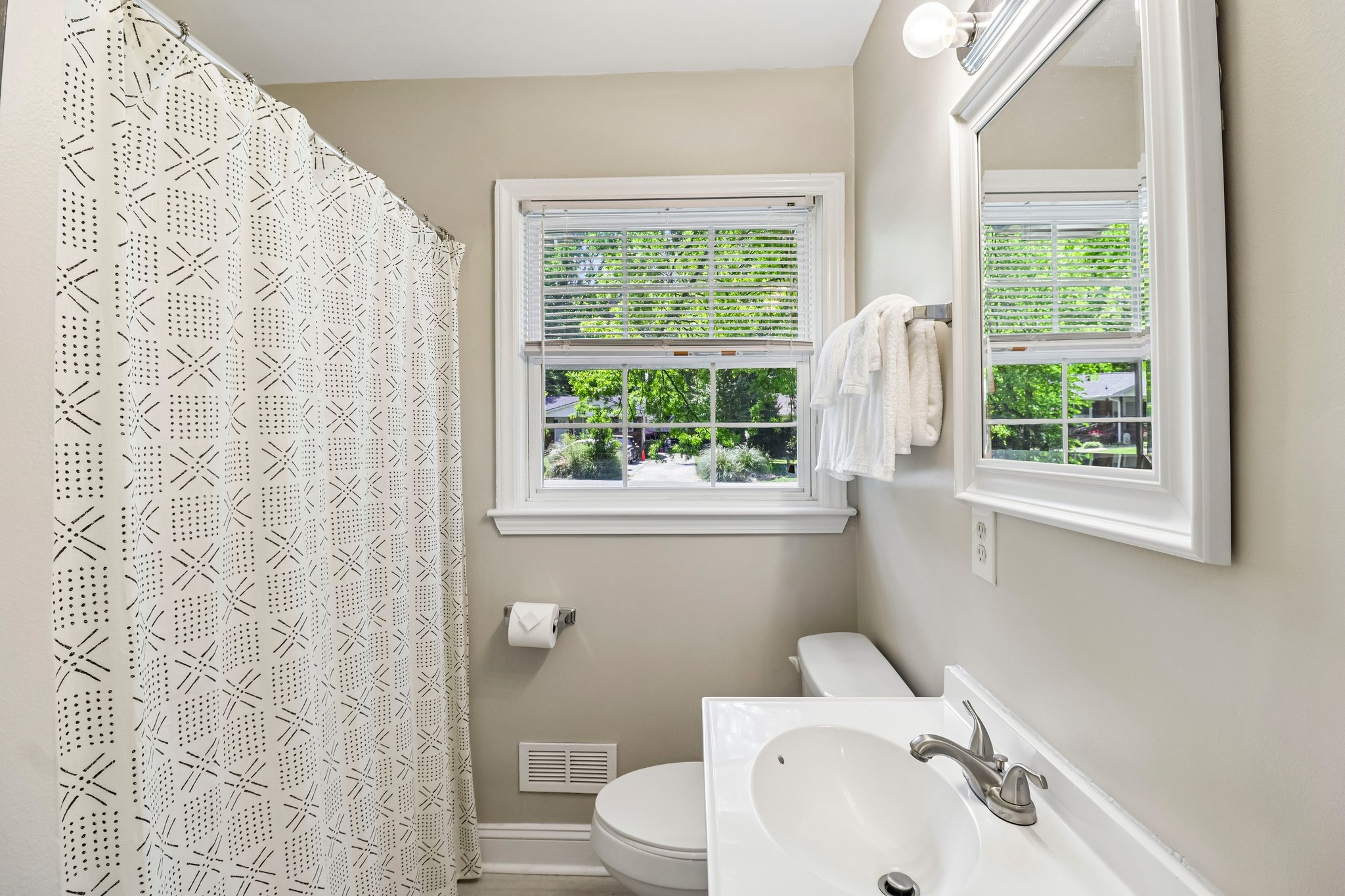 Albany Ln-S2504-026.jpg