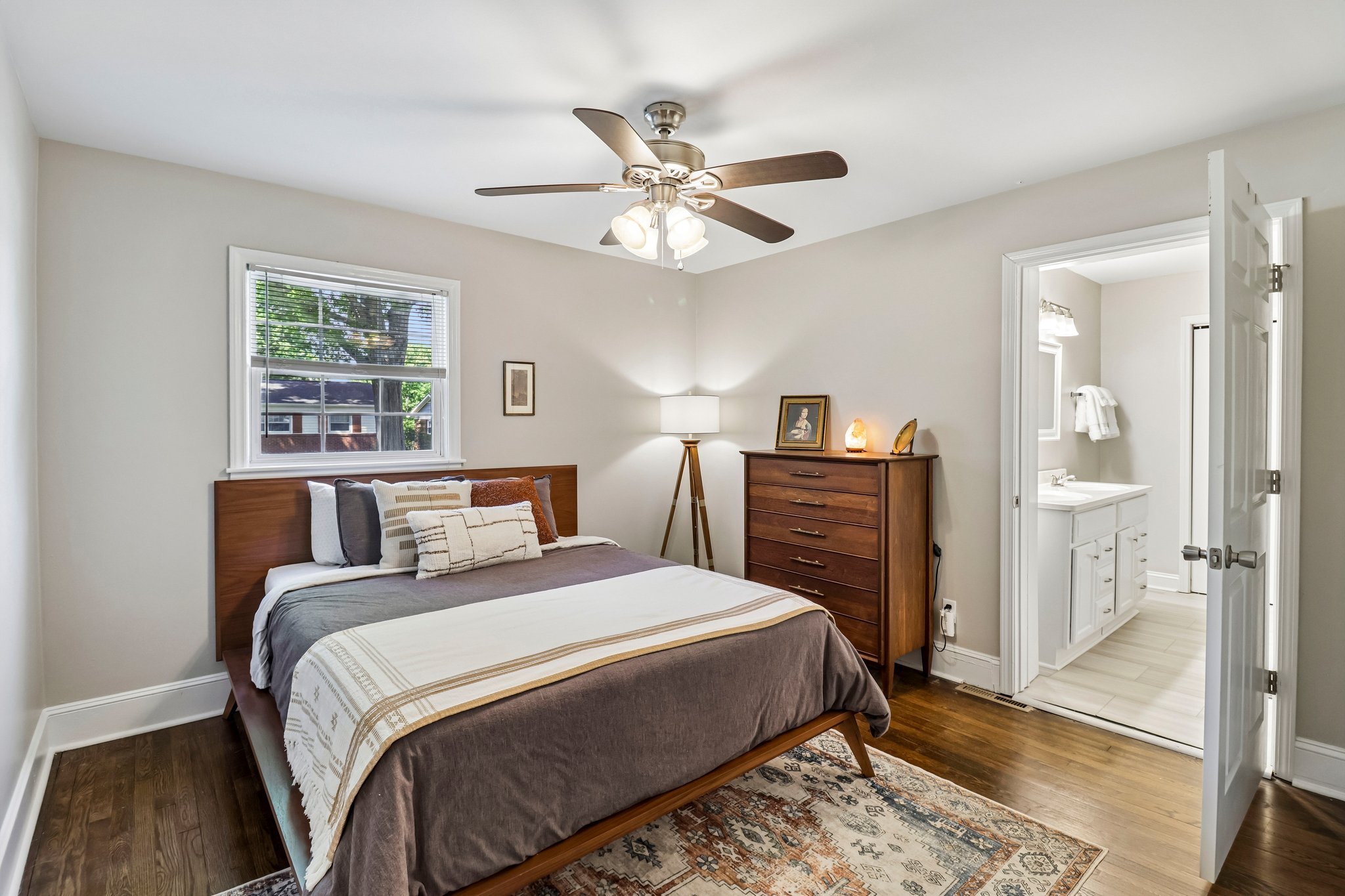 Albany Ln-S2504-029.jpg