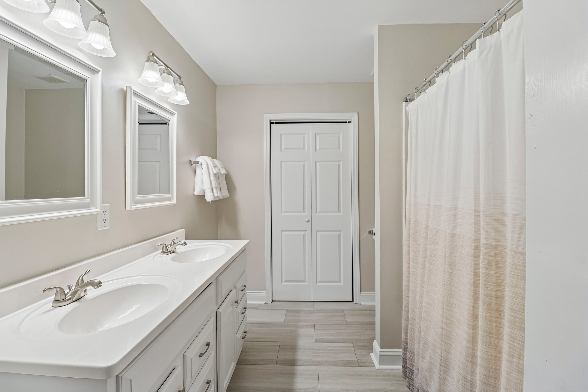 Albany Ln-S2504-033.jpg