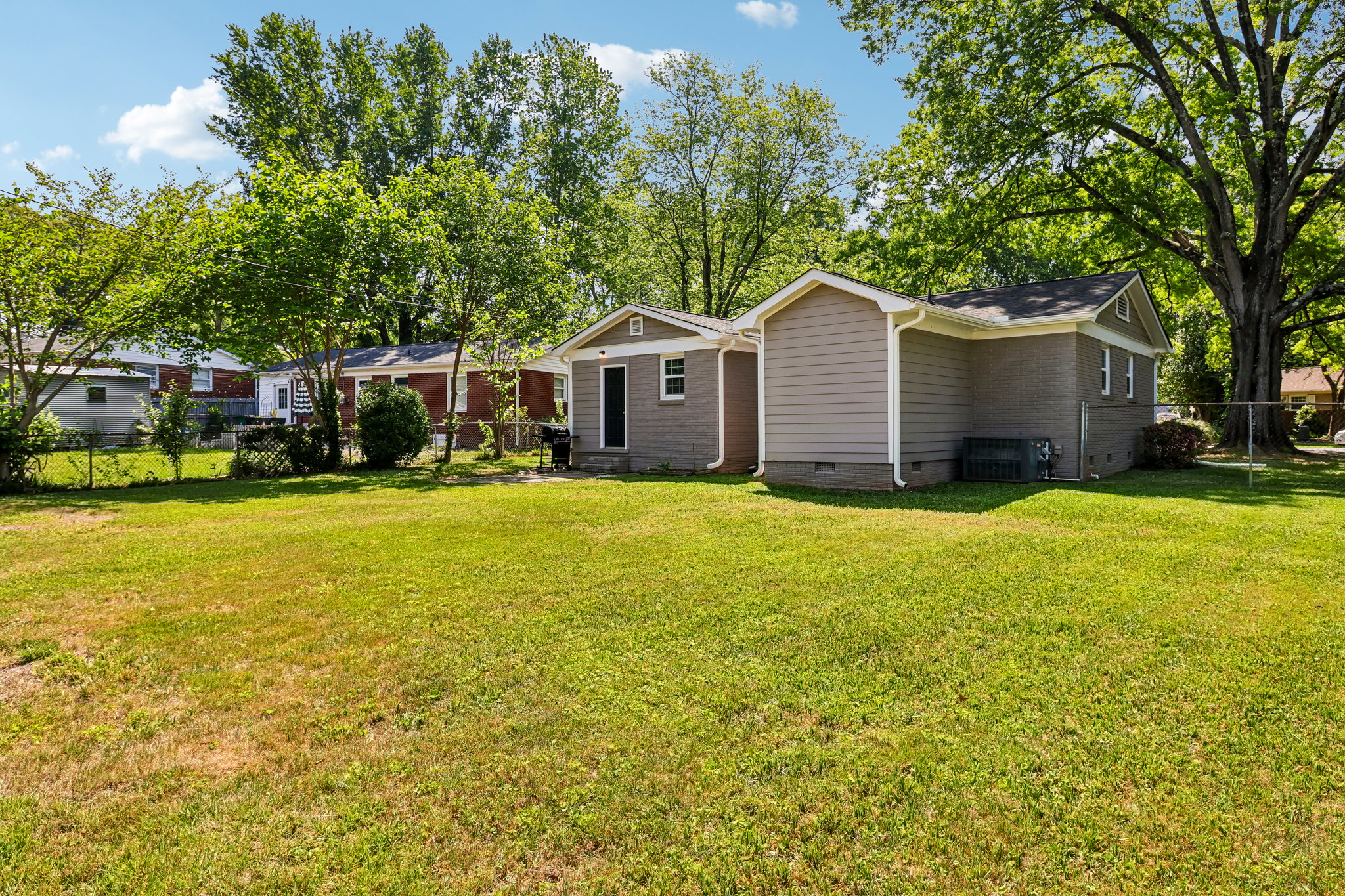 Albany Ln-S2504-037.jpg