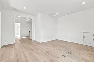  Photo 49