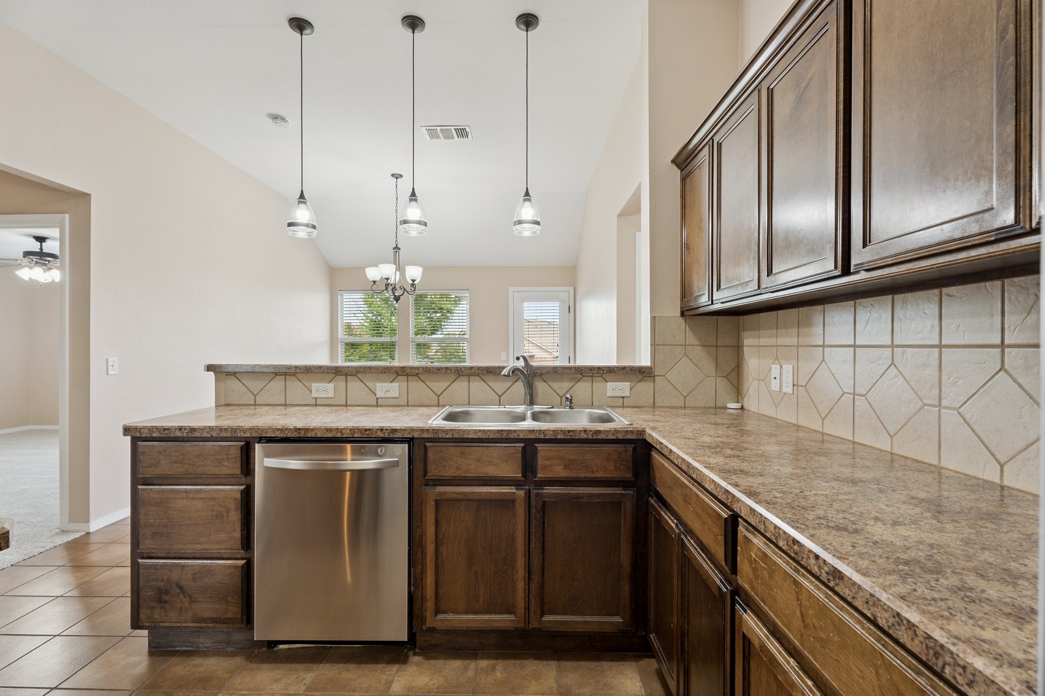 2809 NW 186th Terrace_016.jpg