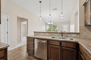 2809 NW 186th Terrace_017.jpg