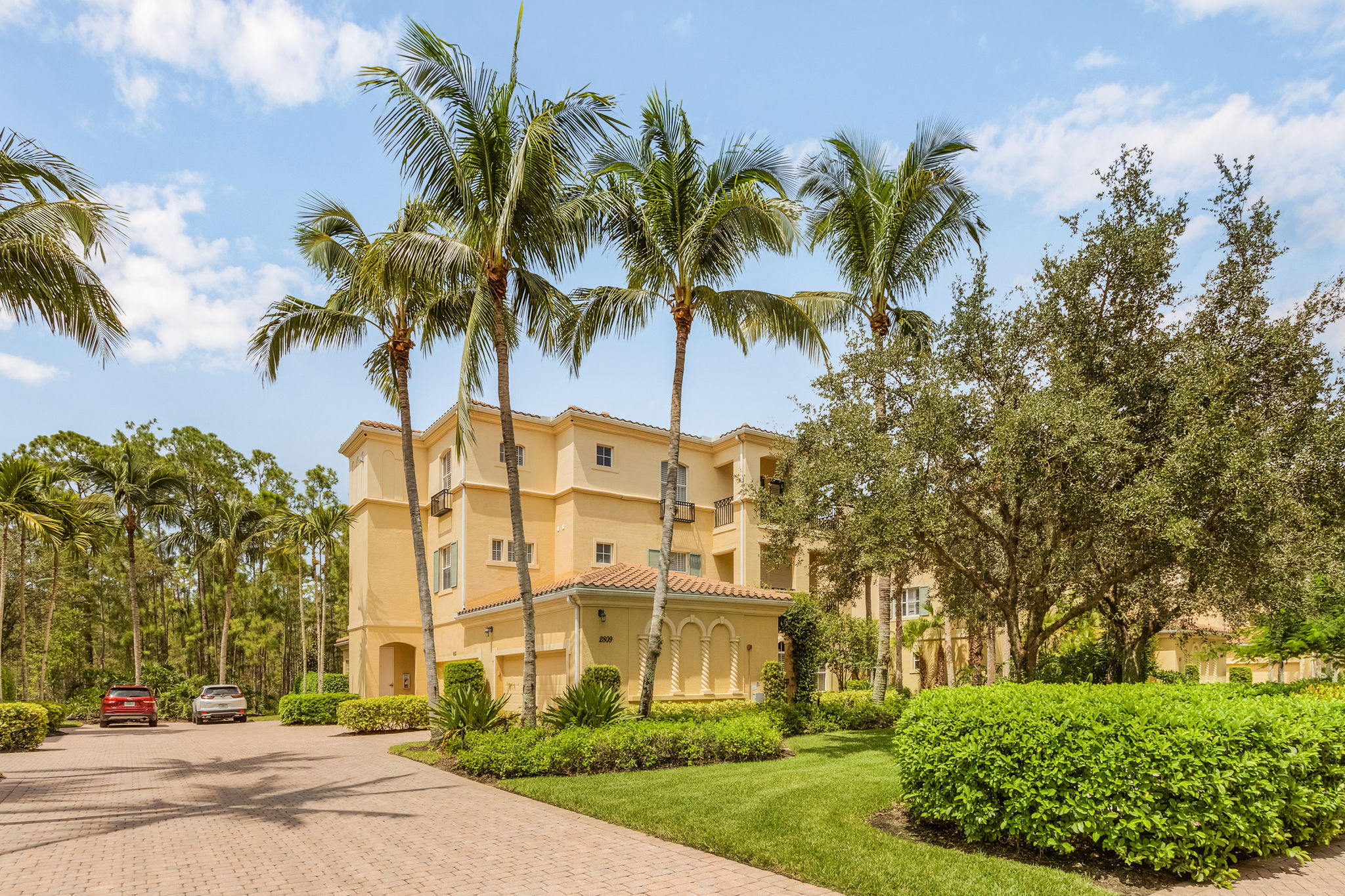 2809 Tiburon Blvd E #101, Naples, FL 34109 | VisualPRO Photography