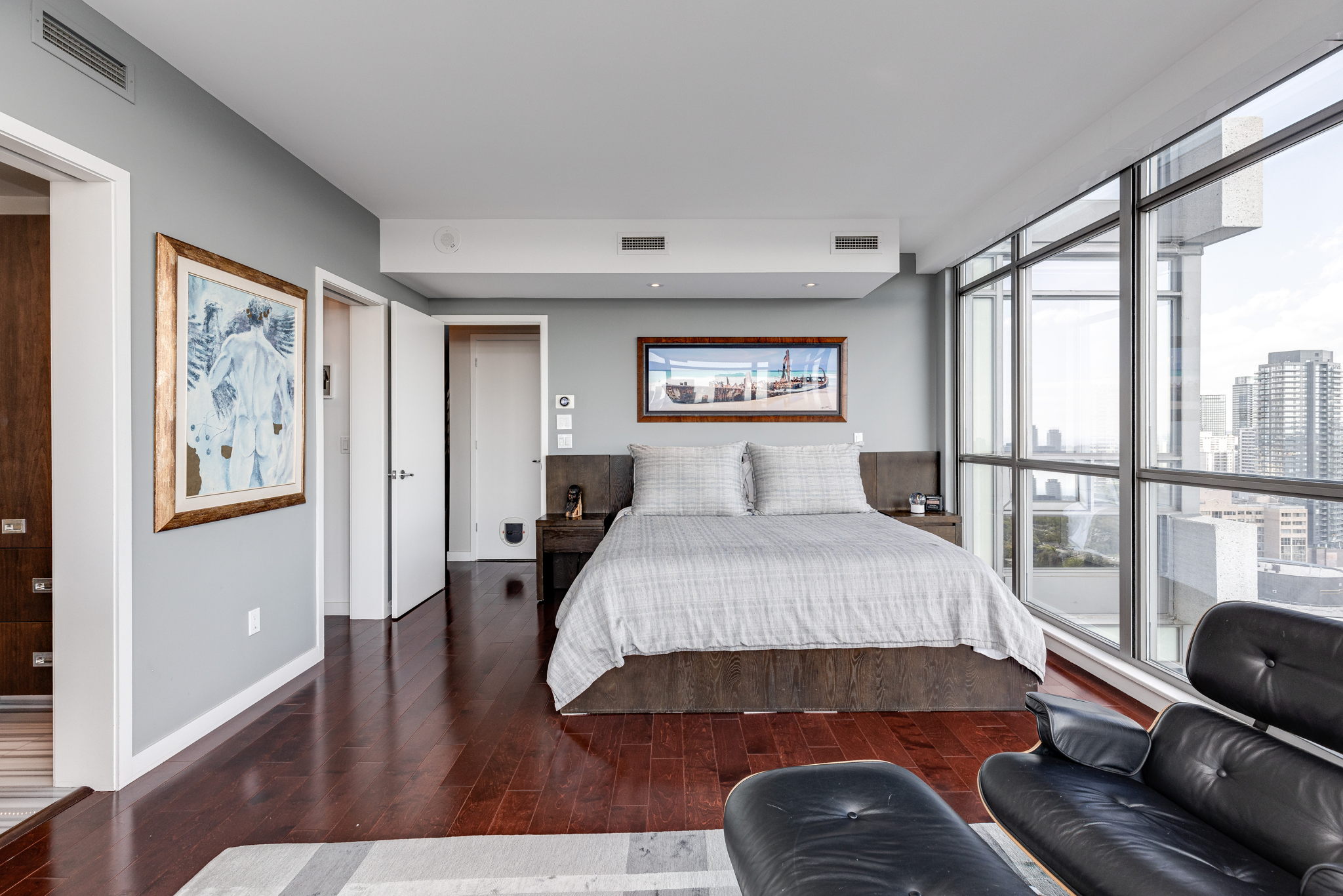 Toronto property showcase — delivered property photograph 40