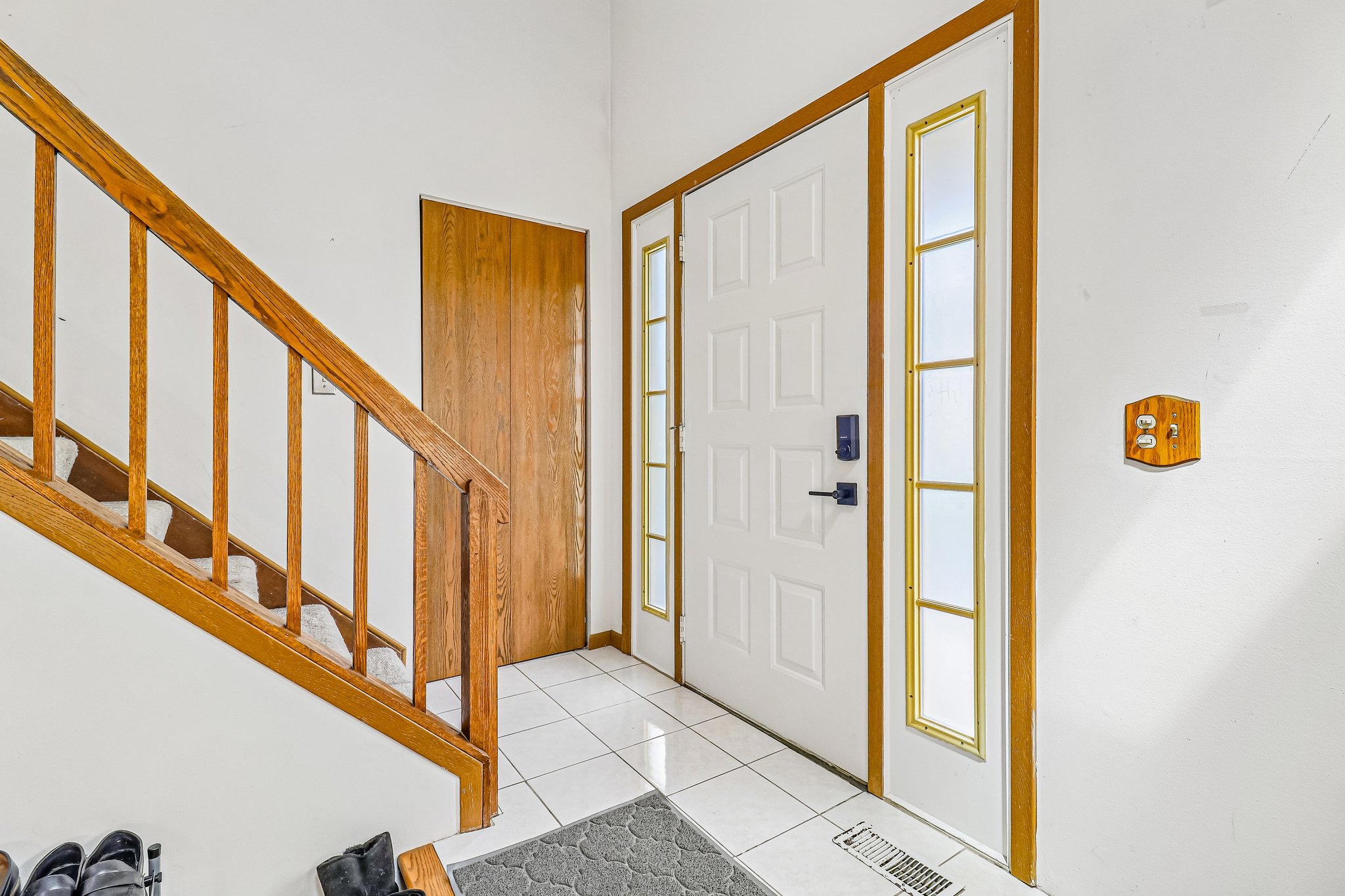 Whitewood Dr-S0705-005.jpg