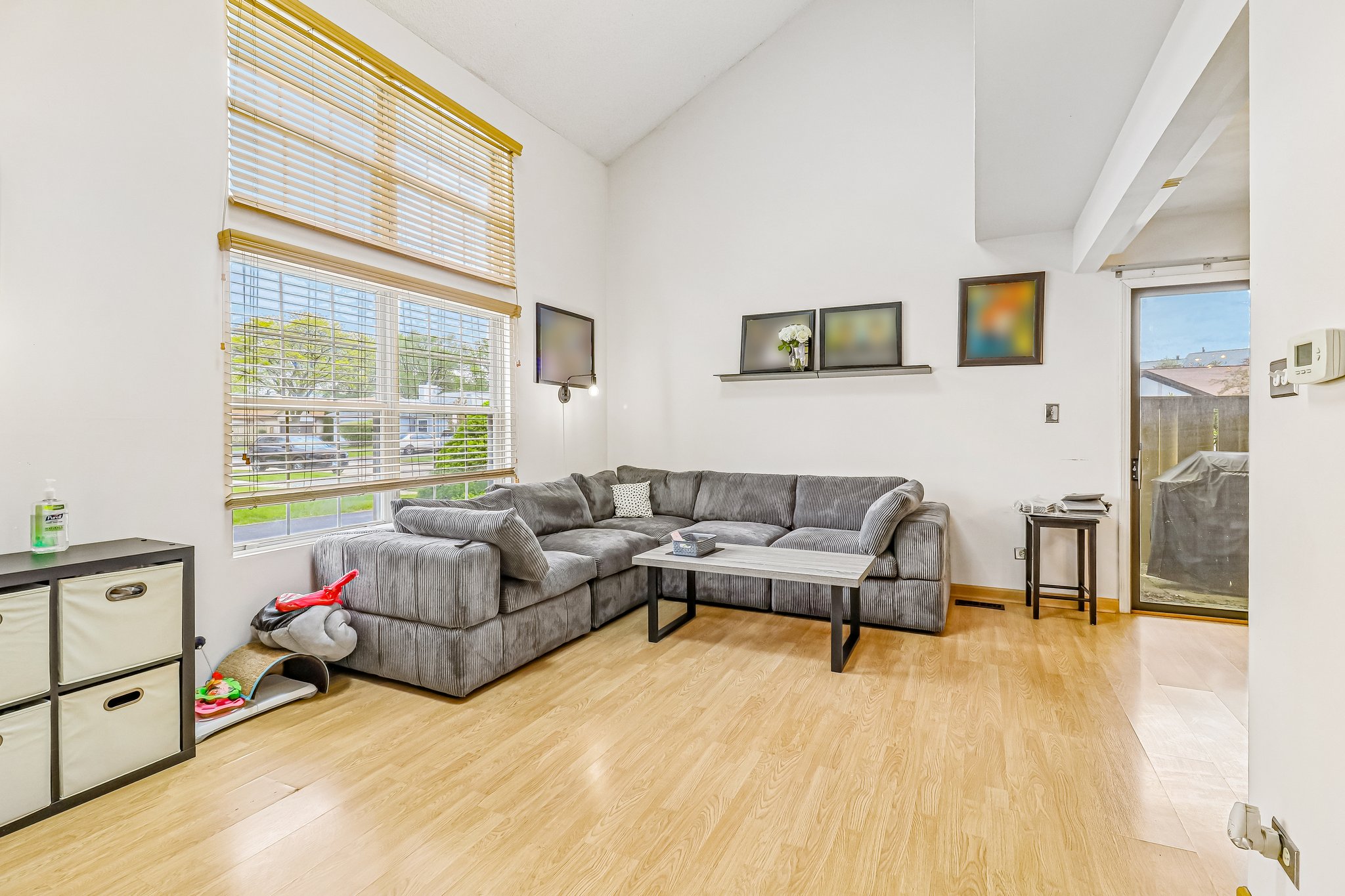 Whitewood Dr-S0705-008.jpg