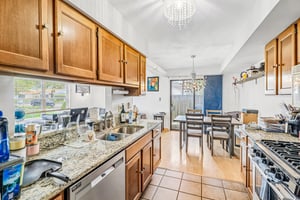 Whitewood Dr-S0705-017.jpg